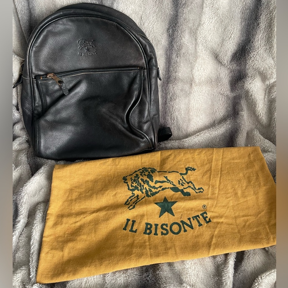 Vintage IL BISONTE Small Backpack, Black. Around 10“h and 10“w